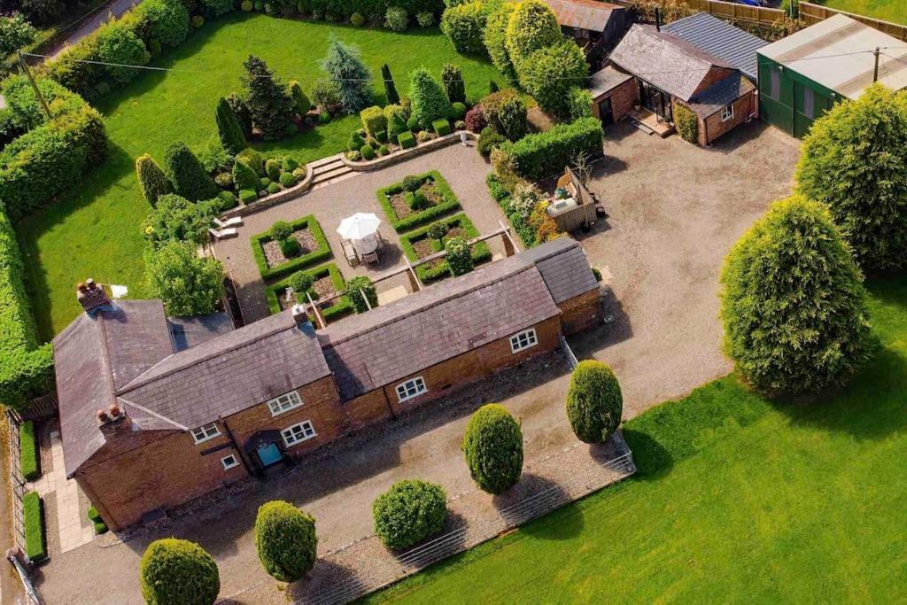 Luxury Barn With Hot Tub, Spa Treatments, Private Dining Little Budworth Εξωτερικό φωτογραφία