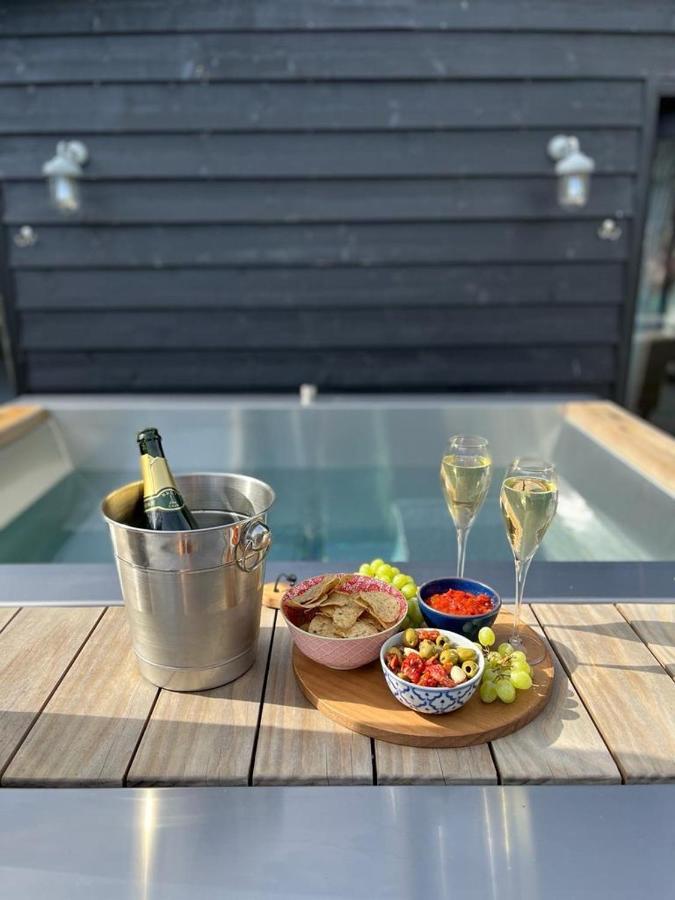 Luxury Barn With Hot Tub, Spa Treatments, Private Dining Little Budworth Εξωτερικό φωτογραφία